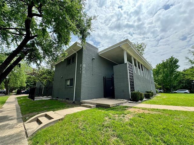 Primary Photo - 811 Skillman St