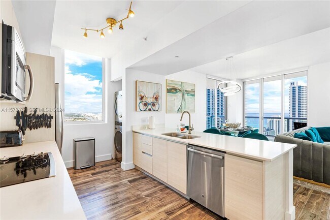 Photo - 2600 E Hallandale Beach Blvd House