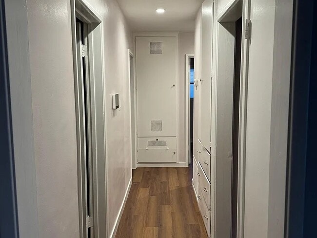 Building Photo - 2718 Lancaster Dr