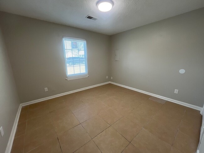 Building Photo - 35 Carlton Pl