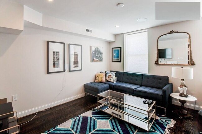 Foto del edificio - 2025 E Lombard St