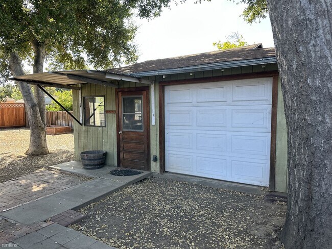 Building Photo - 3 br, 1.5 bath House - 10525 John Way