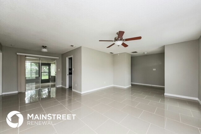 Building Photo - 7236 Plantain Dr