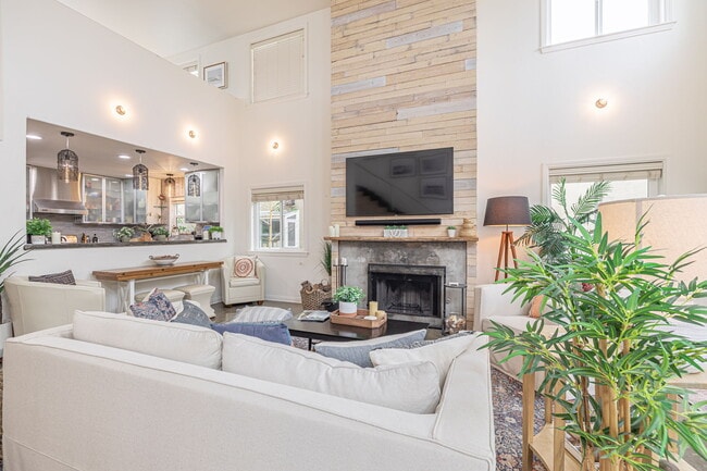 Living Space - 127 Galleon St