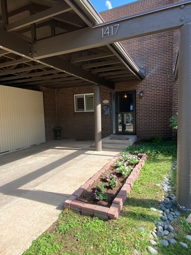 Photo - 1417 Bradley Drive