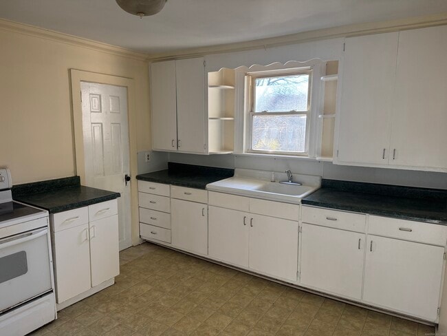 Building Photo - 31 Wolcott Ave