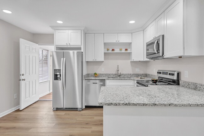 Building Photo - 8 E Preston St