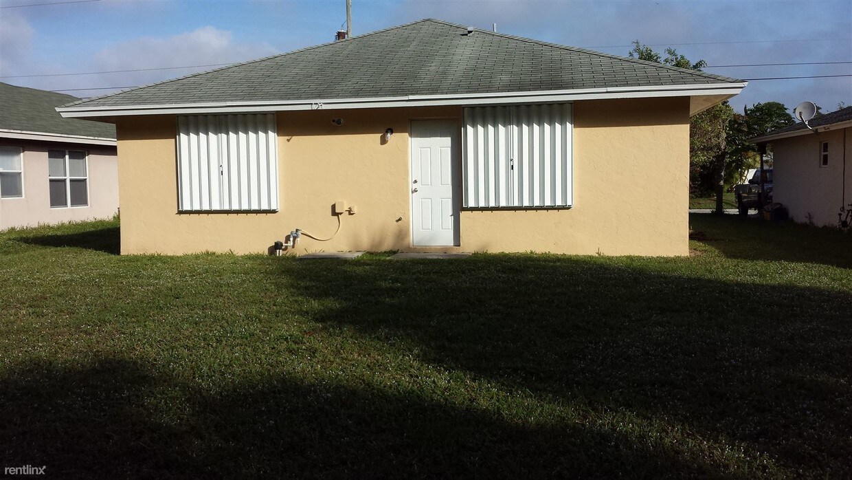 Building Photo - 2 br, 2.5 bath House - 6726 3rd Street