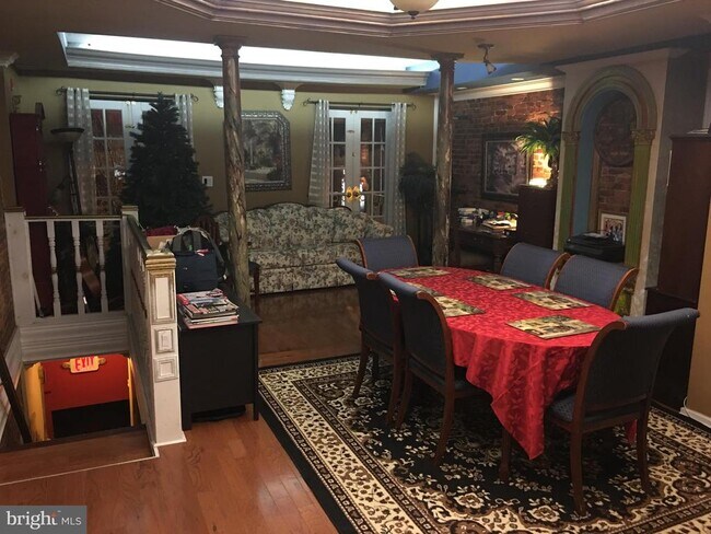 Foto del edificio - 433 W Girard Ave