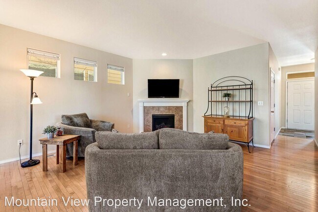 Foto del edificio - 2 br, 2.5 bath House - 19564 Salmonberry Ct.