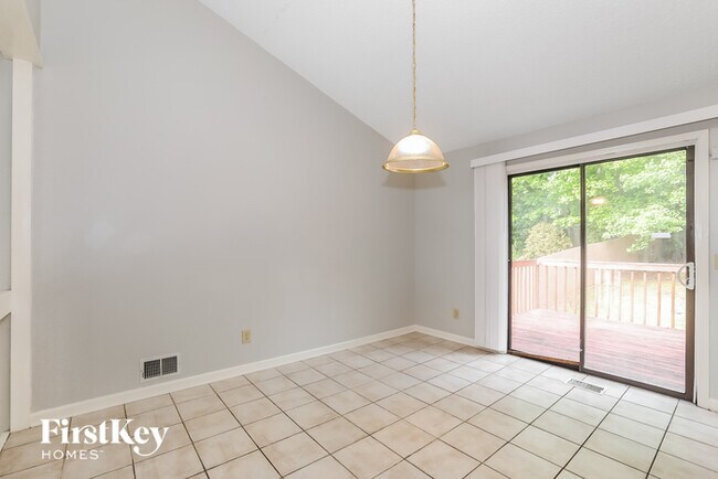 Building Photo - 1389 Millstream Trail NW