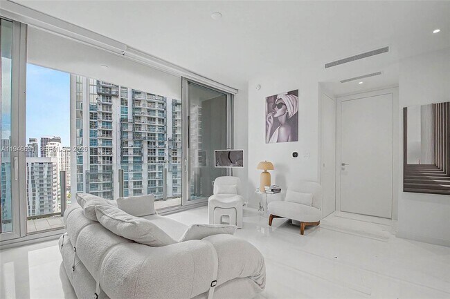 Foto del edificio - 300 Biscayne Blvd Way