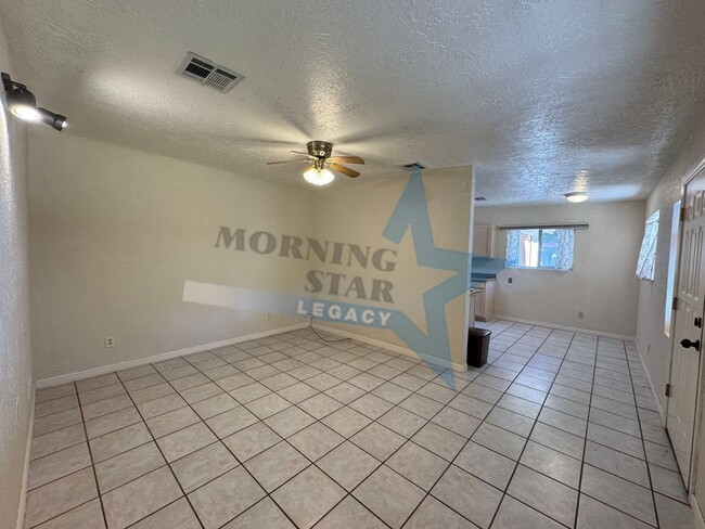 Building Photo - Adorable 2 bedroom back house in Mesilla P...