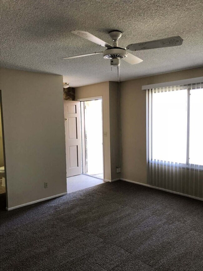 Foto del edificio - 3 Bedroom Sec 8 Approved.  Don't wait wont...