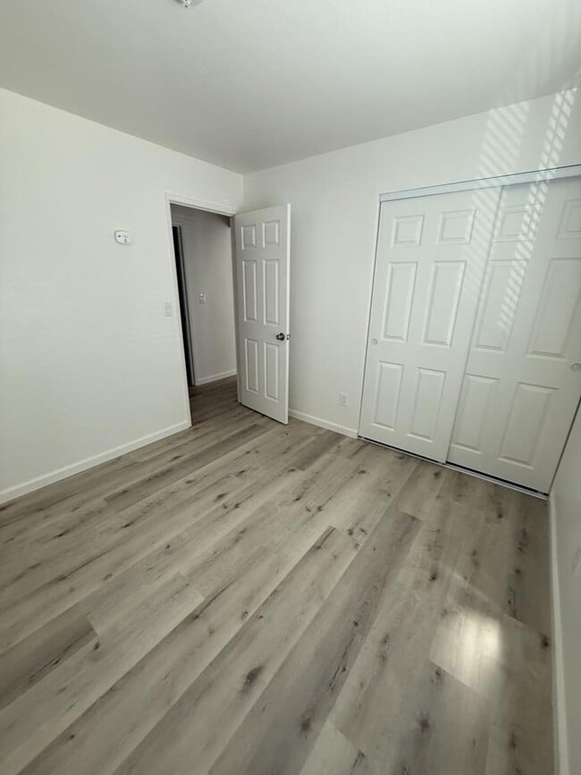 Building Photo - 7003 Rodling Dr