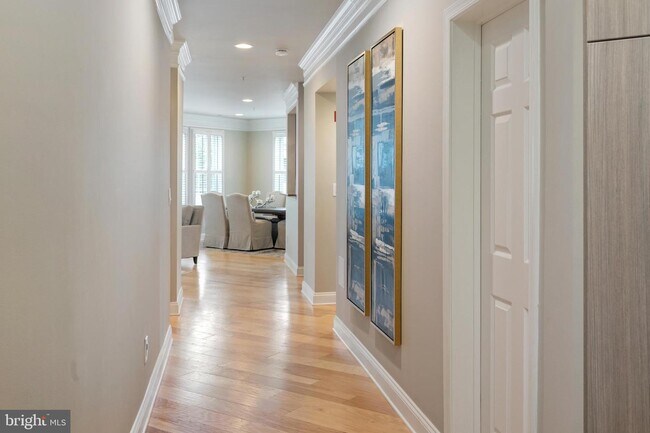 Foto del edificio - 828 Slaters Ln