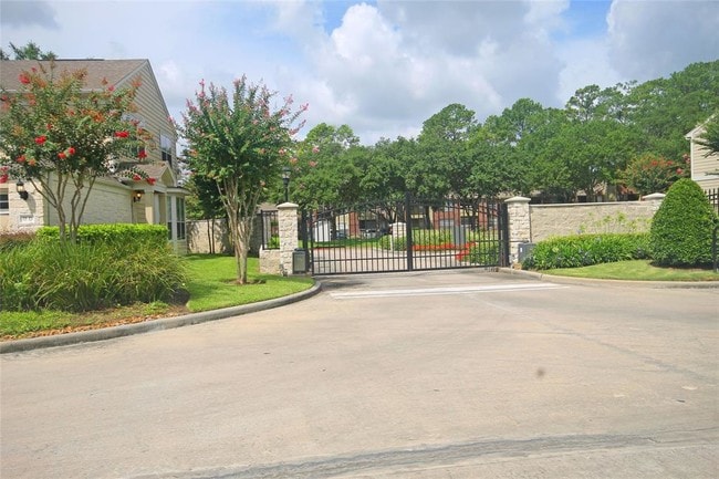Building Photo - 13600 Breton Ridge St