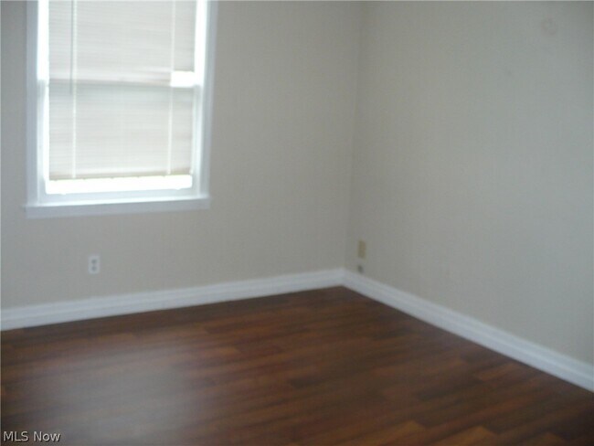 Building Photo - 3396 Tangent St