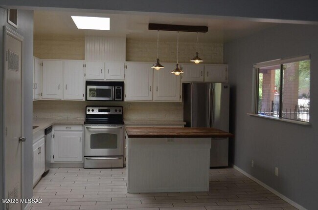 Foto del edificio - 9159 E Broadway Blvd