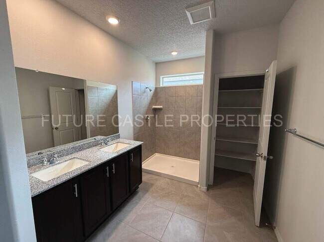 Building Photo - 1460 Vista Grande Lp NE