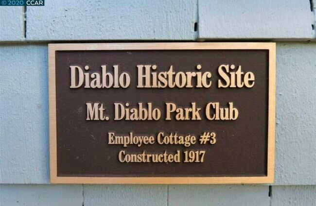 Foto del edificio - 136 El Centro