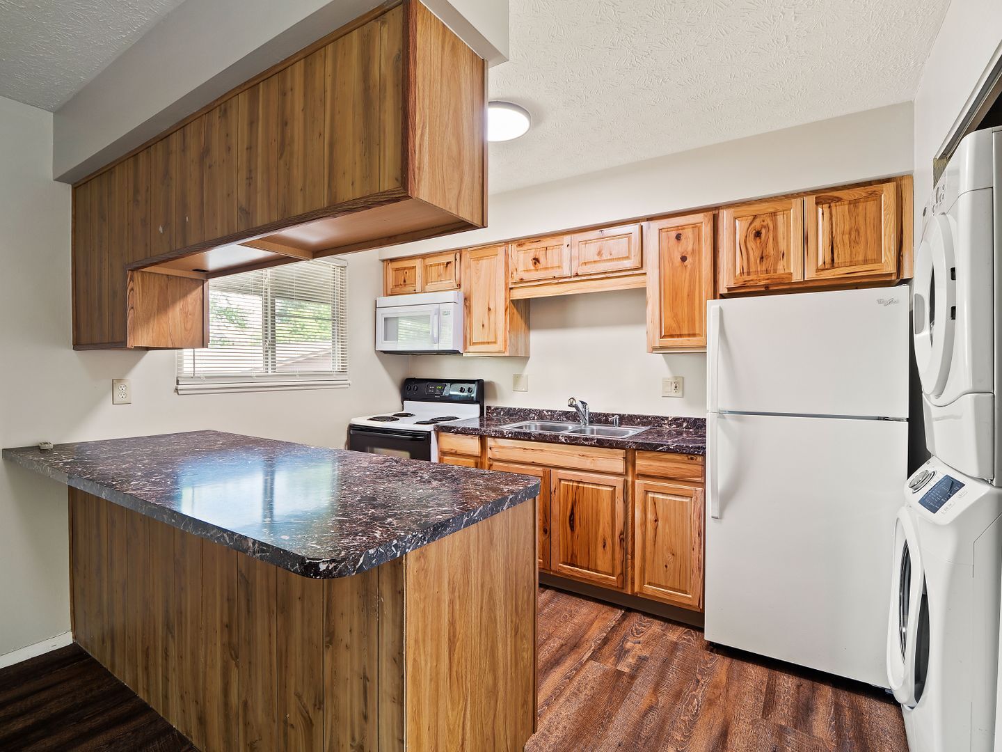 Barberview Apartments – Barberview: 2 Bed 1 Bath - Upgraded