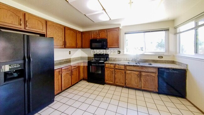 Building Photo - 332 Laguna Dr