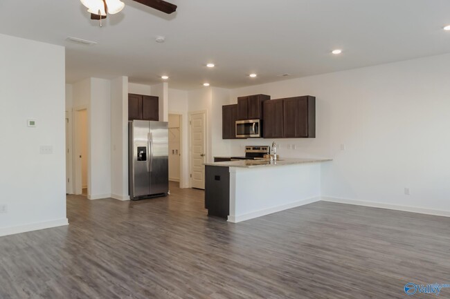Foto del edificio - 6608 Cotton Creek Rd NW