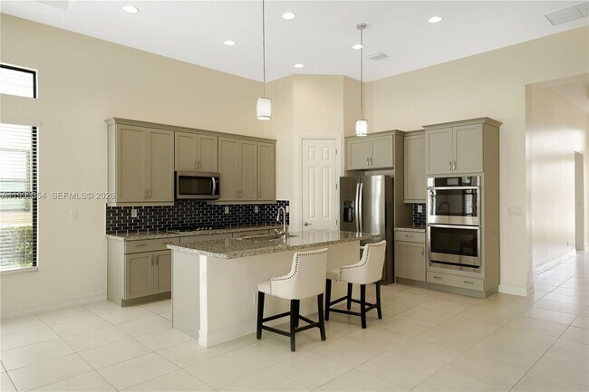 Foto del edificio - 11815 Leon Cir N