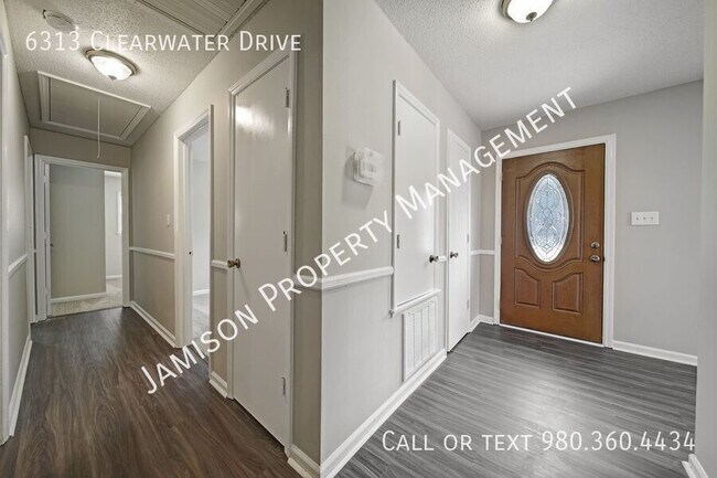 Building Photo - 6313 Clearwater Dr