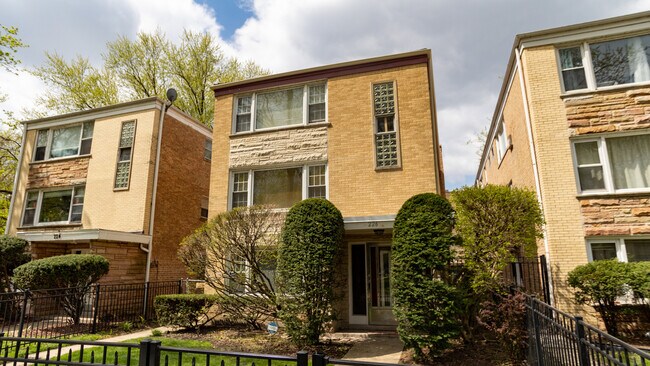Building Photo - 226 Callan Ave