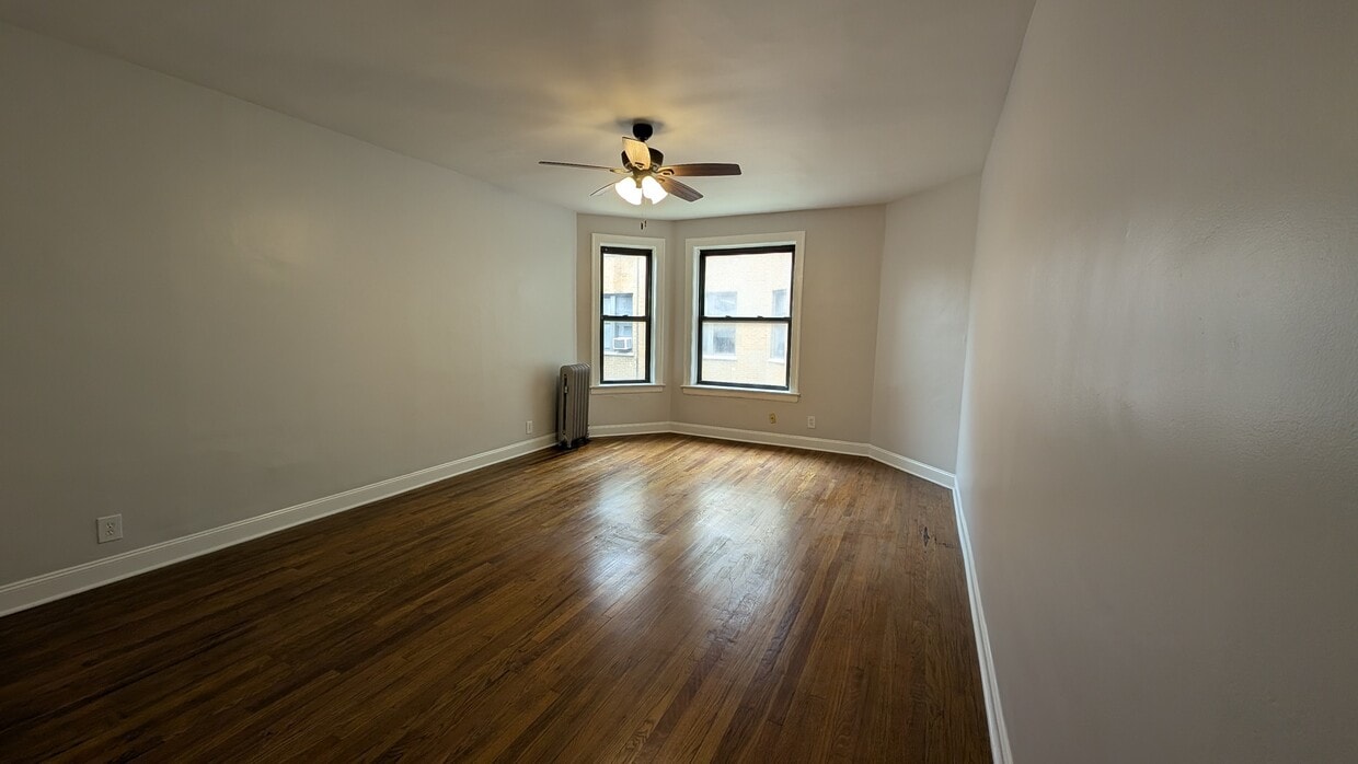Foto principal - 5459 S Everett Ave