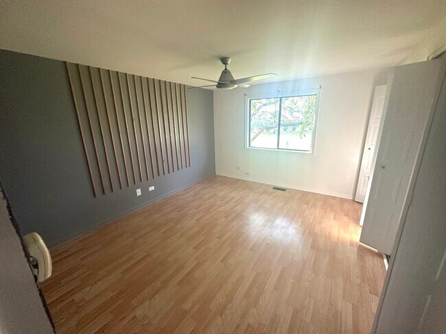 Building Photo - 828 Pondview Ct