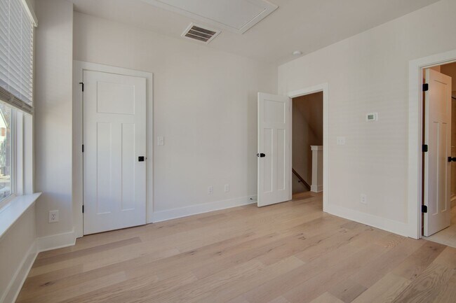 Building Photo - Brand New Townhome in Loso Terraces | 3 Be...