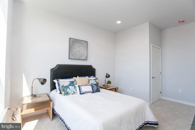 Foto del edificio - 5938 Henry Ave