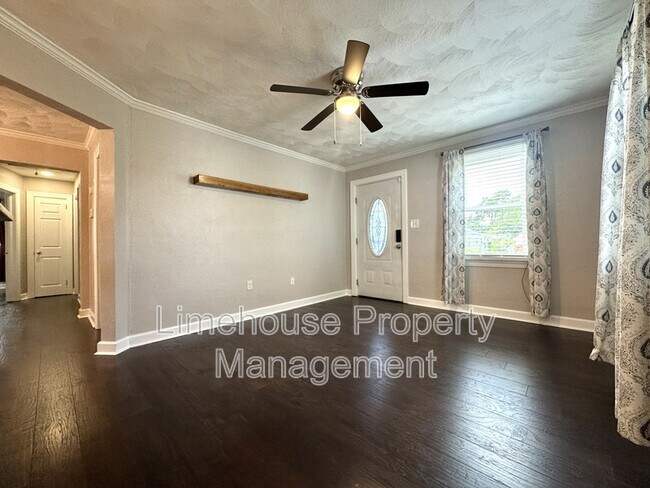 Foto del edificio - 809 Cambridge Ave