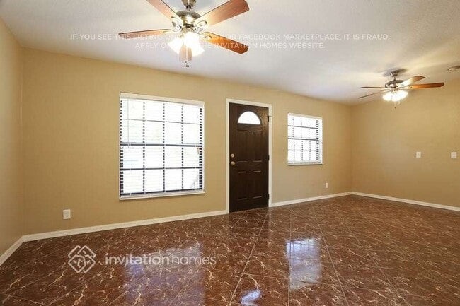 Foto del edificio - 327 80th Ave NE