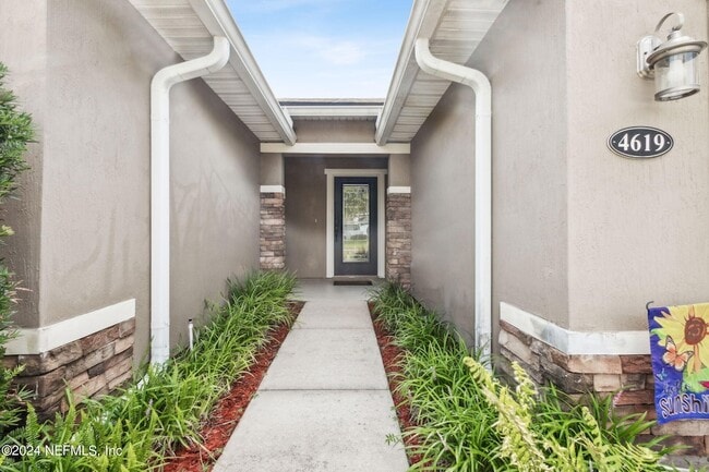 Foto del edificio - 4619 Pine Lake Dr