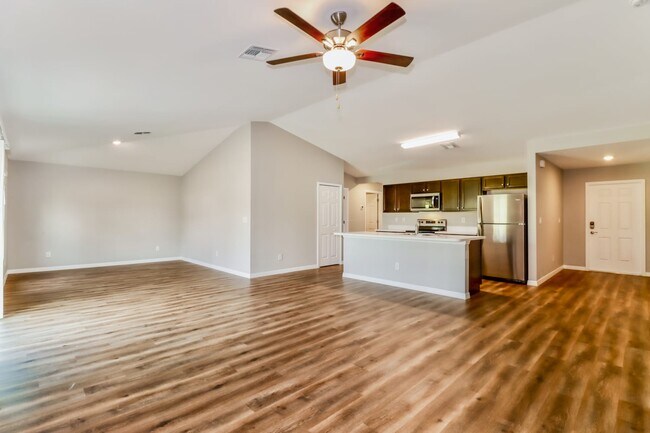 Foto del edificio - 21296 Hawthorne Ave