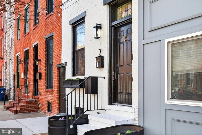 Building Photo - 7 E Fort Ave