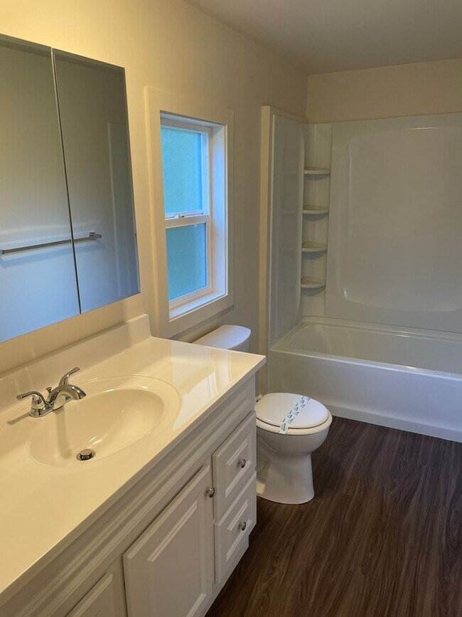 Foto del edificio - Lovely 3 Bedroom Home out of Town!