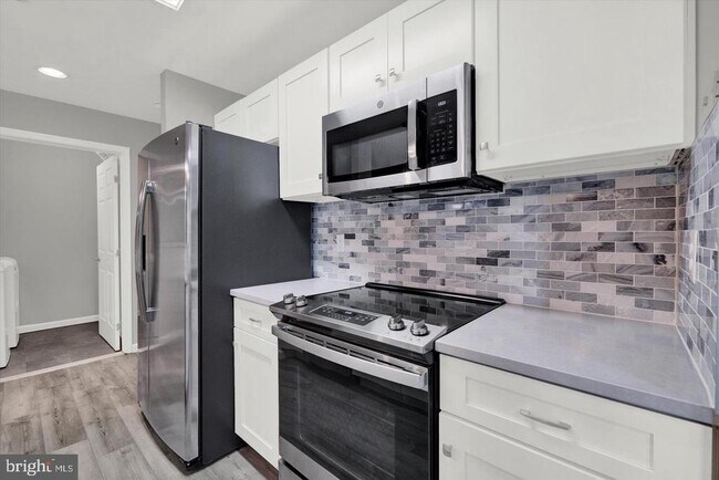 Foto del edificio - 2406 Ellsworth Way