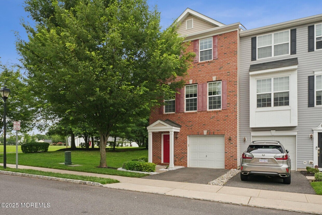 Primary Photo - 102 Warbler Way