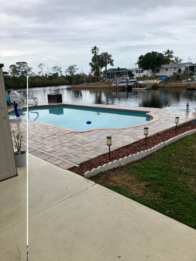 Building Photo - 12517 1st Is