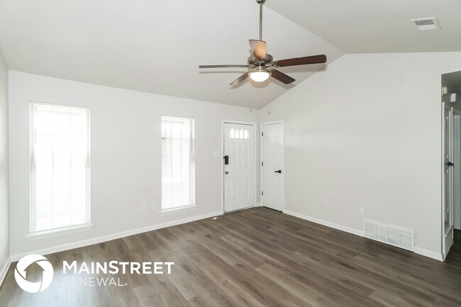 Foto del edificio - 10626 Oak Leaf Dr