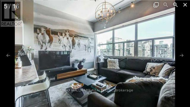 Photo du bâtiment - 700-700 King St W