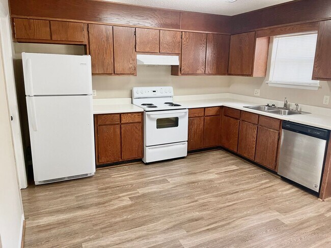 Foto del edificio - Lakewood Commons B202