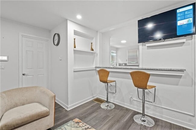 Foto del edificio - 1738 Duke Rd