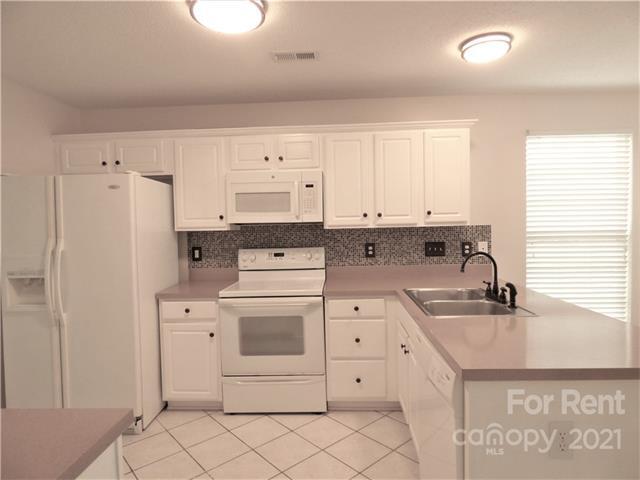 Foto del edificio - 5640 Winslow Ave NW