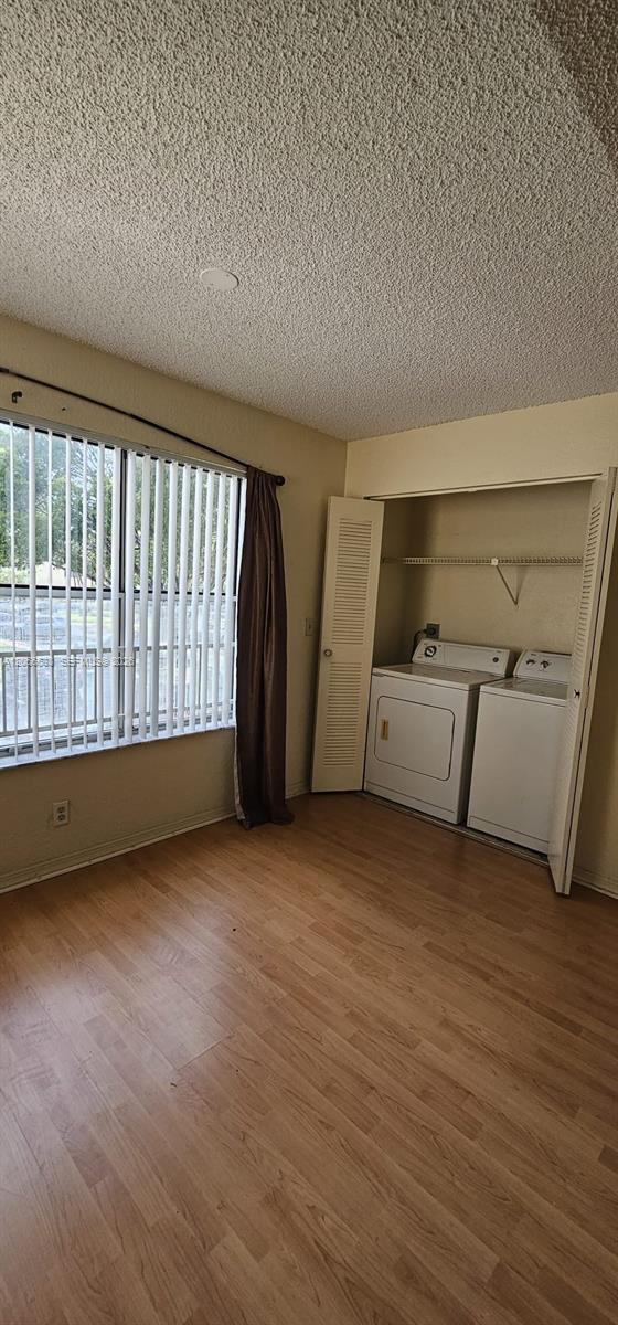 Building Photo - 3470 Pinewalk Dr N